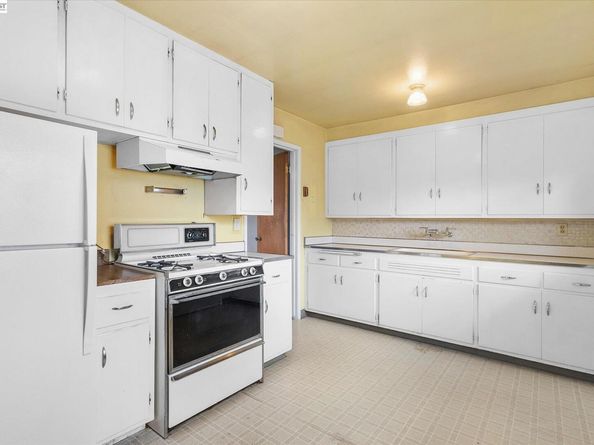 26350 Stryker St, Hayward CA 94545