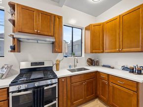 1526 Munson Way, Oakland CA 94606