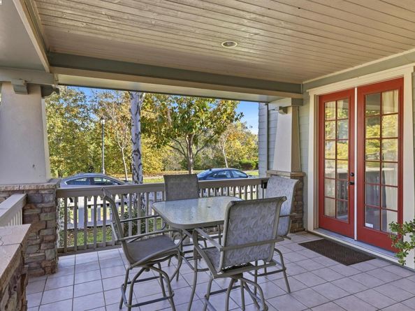 1142 Taraya Ter, Hercules CA 94547