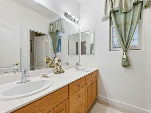 1142 Taraya Ter, Hercules CA 94547