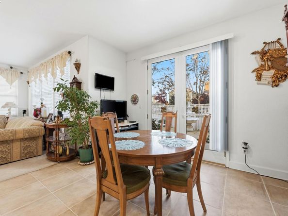 1142 Taraya Ter, Hercules CA 94547