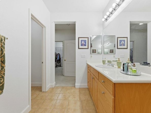 1142 Taraya Ter, Hercules CA 94547