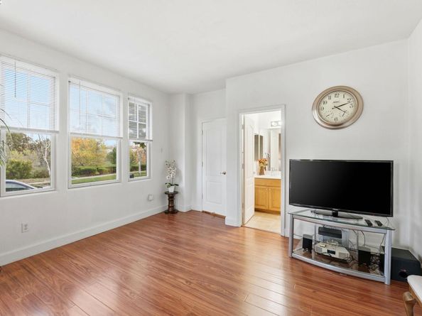 1142 Taraya Ter, Hercules CA 94547