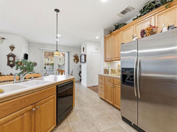 1142 Taraya Ter, Hercules CA 94547