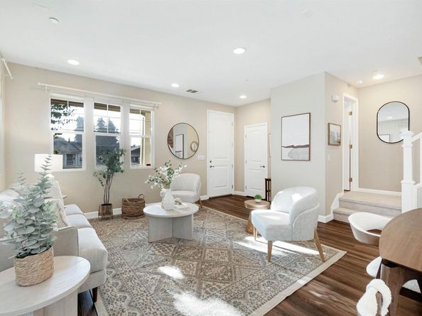 328 C St, Hayward CA 94541