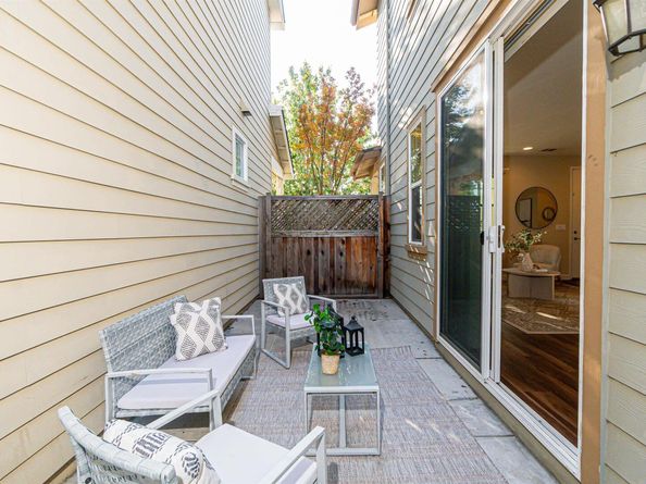 328 C St, Hayward CA 94541