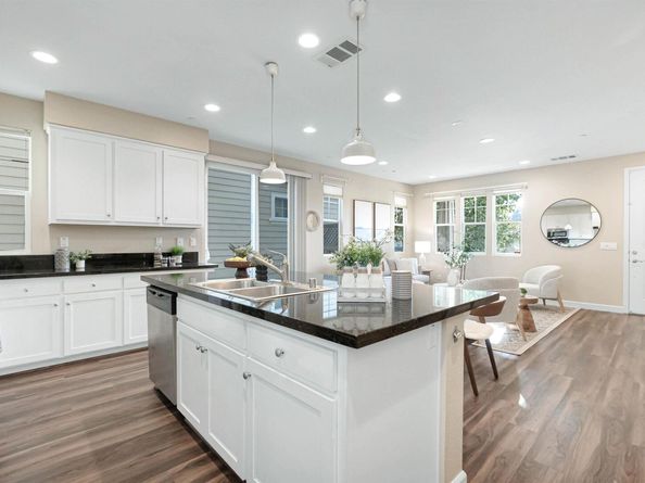 328 C St, Hayward CA 94541