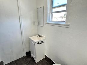 1725 96Th Ave, Oakland CA 94603