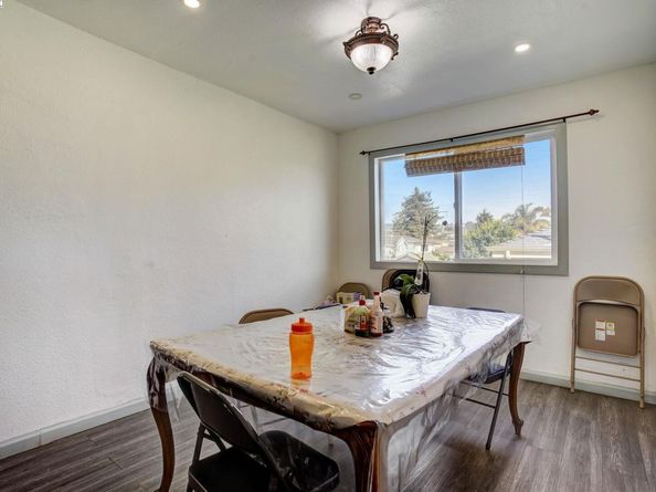 1725 96Th Ave, Oakland CA 94603