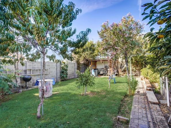 1725 96Th Ave, Oakland CA 94603