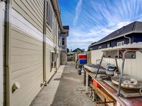 1725 96Th Ave, Oakland CA 94603