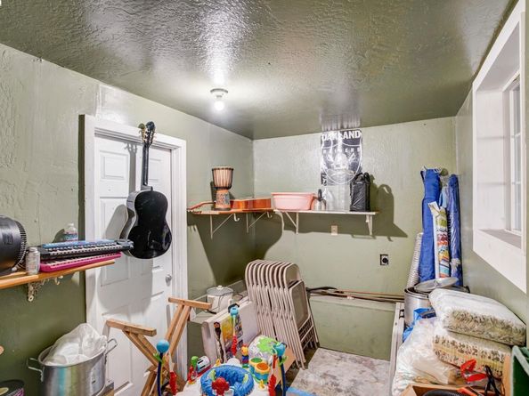 1725 96Th Ave, Oakland CA 94603