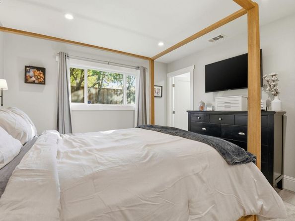 1341 Maryland Dr, Concord CA 94521