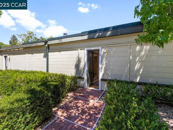 1833 Skycrest Dr 2, Walnut Creek CA 94595