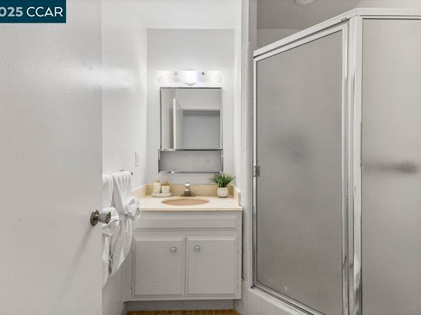 1833 Skycrest Dr 2, Walnut Creek CA 94595