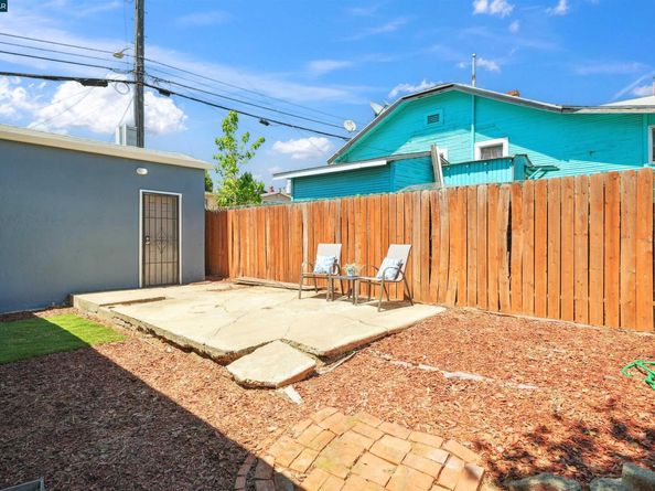 7700 Garfield Avenue, Oakland CA 94605