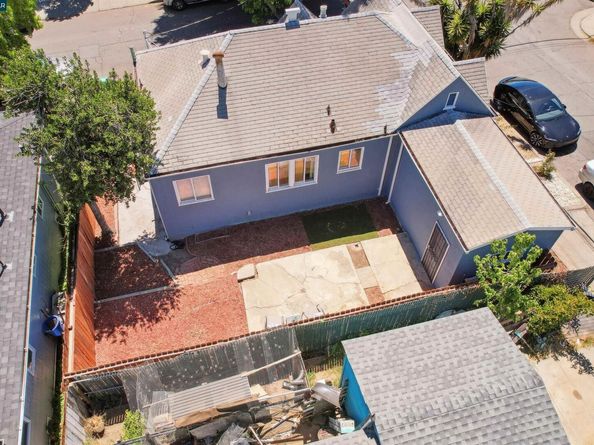7700 Garfield Avenue, Oakland CA 94605