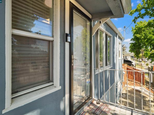 7700 Garfield Avenue, Oakland CA 94605