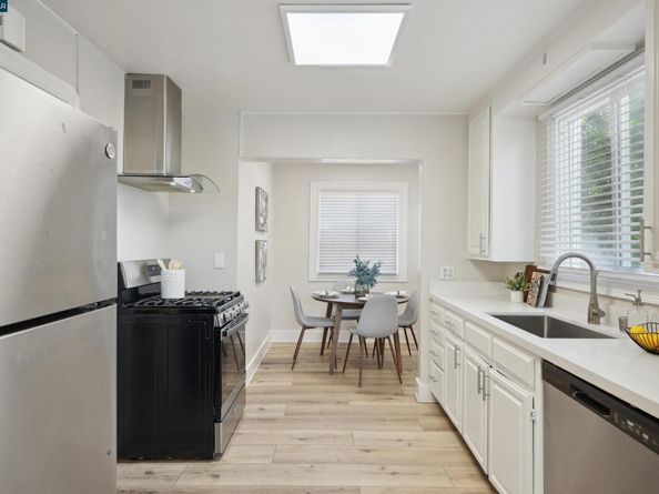 7700 Garfield Avenue, Oakland CA 94605