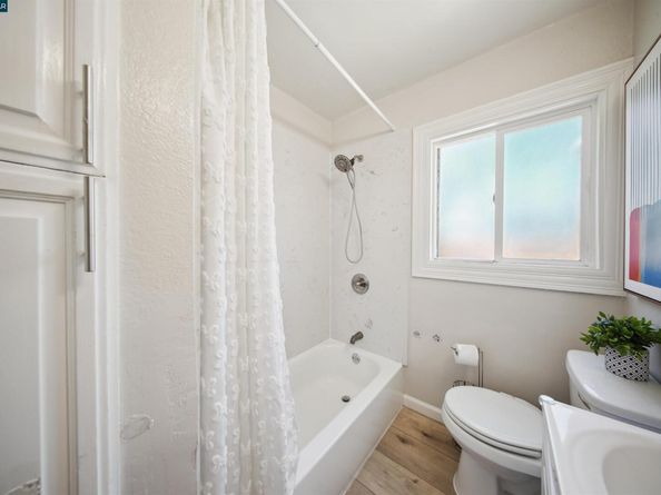 7700 Garfield Avenue, Oakland CA 94605