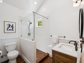 327 Hudson St, Oakland CA 94618