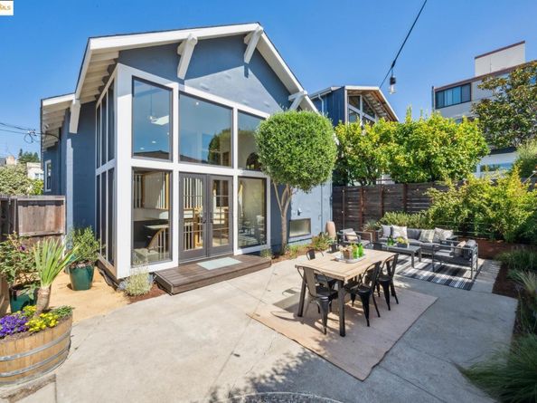 327 Hudson St, Oakland CA 94618