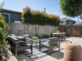 327 Hudson St, Oakland CA 94618