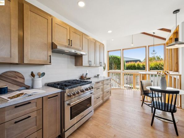 327 Hudson St, Oakland CA 94618