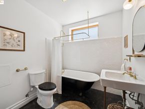 327 Hudson St, Oakland CA 94618