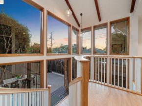 327 Hudson St, Oakland CA 94618
