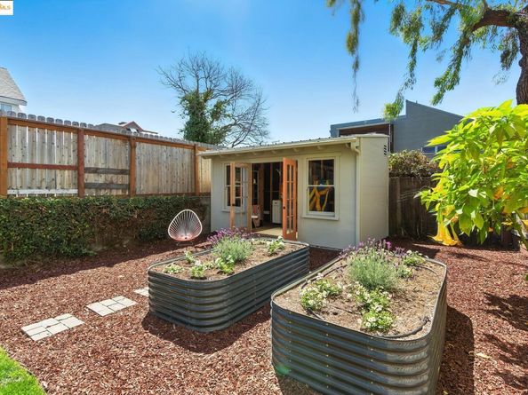 1814 Sixth Street, Berkeley CA 94710