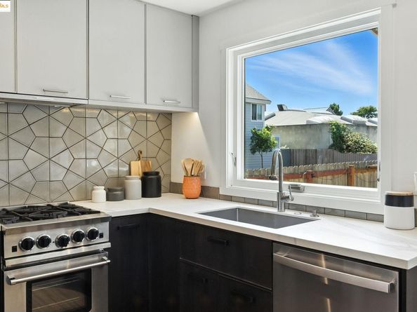 1814 Sixth Street, Berkeley CA 94710