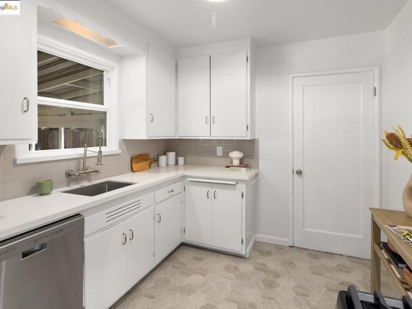 2234 Lobert St, Castro Valley CA 94546