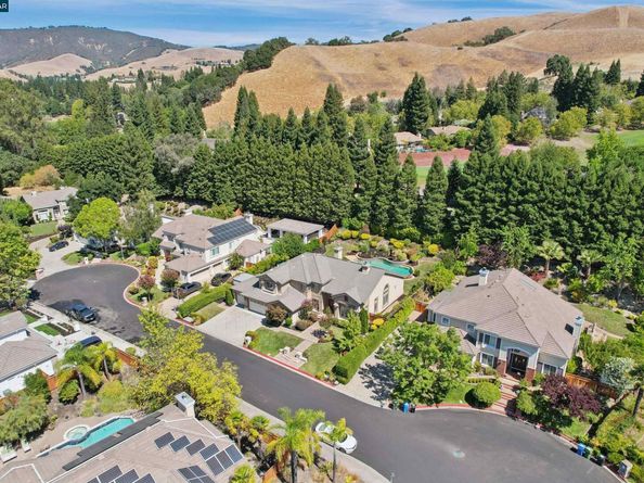 132 Victoria Pl, Danville CA 94506