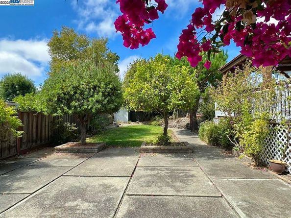 18411 Watters Dr, Castro Valley CA 94546