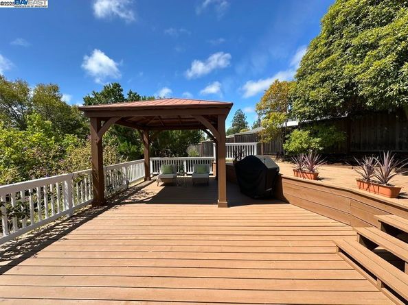 18411 Watters Dr, Castro Valley CA 94546