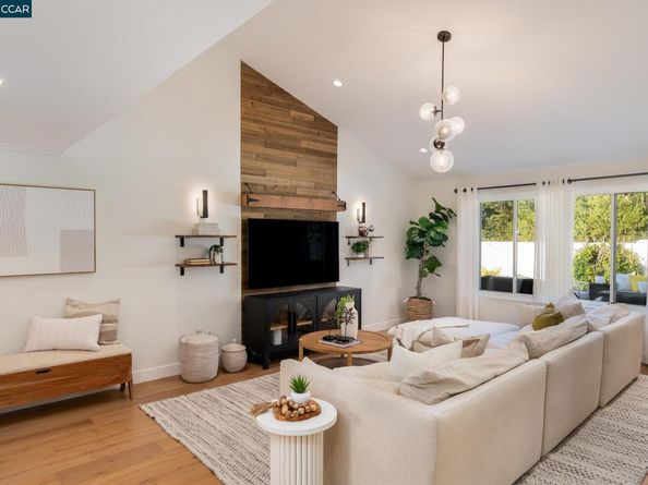 576 Santander Dr, San Ramon CA 94583