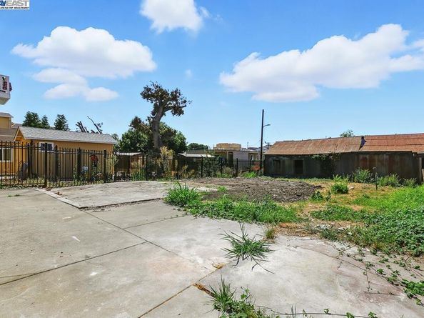 1739 E 22Nd St, Oakland CA 94606
