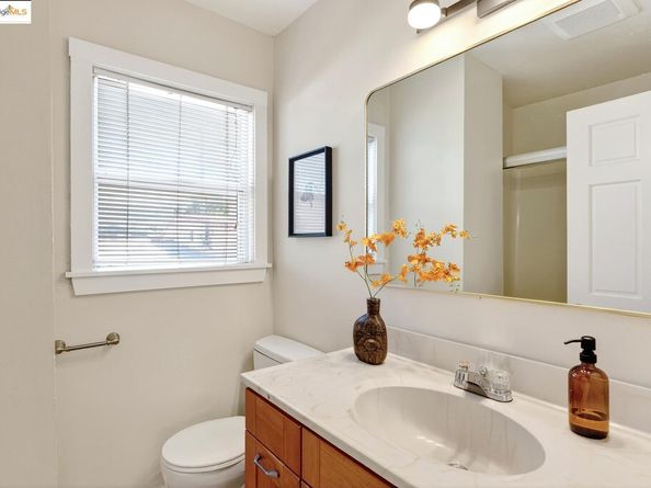 3622 Emerson ST, Oakland CA 94610