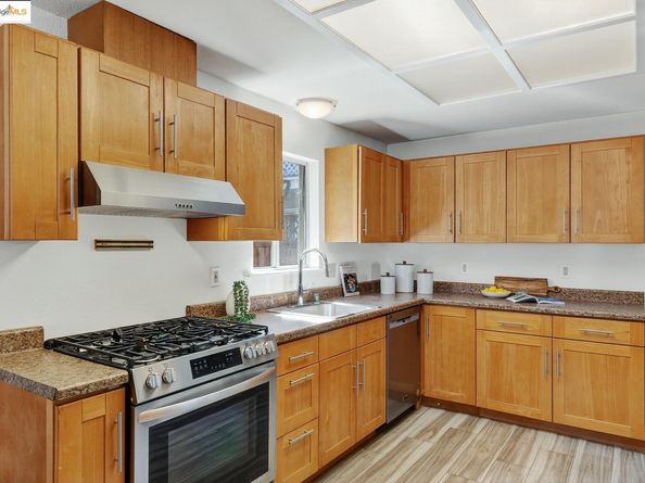 3622 Emerson ST, Oakland CA 94610