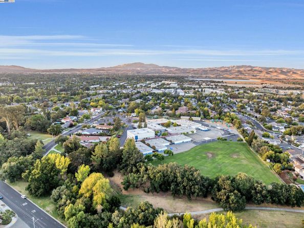 786 Bonita Ave, Pleasanton CA 94566