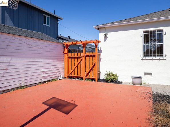 2018 99Th Ave, Oakland CA 94603
