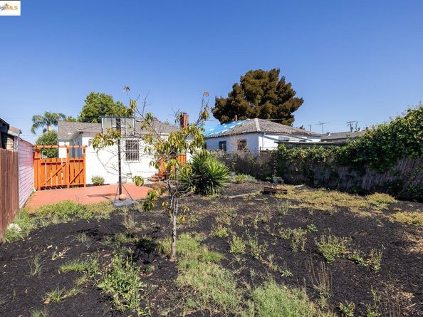 2018 99Th Ave, Oakland CA 94603