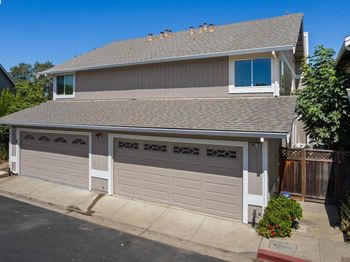 215 Mavis Dr