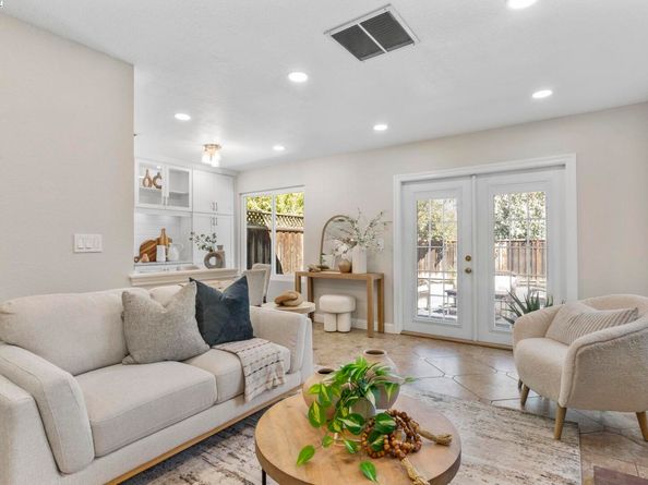215 Mavis Dr, Pleasanton CA 94566