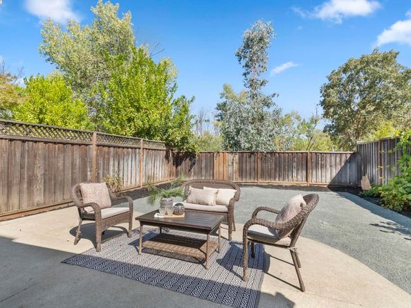215 Mavis Dr, Pleasanton CA 94566