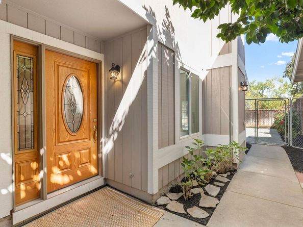 215 Mavis Dr, Pleasanton CA 94566