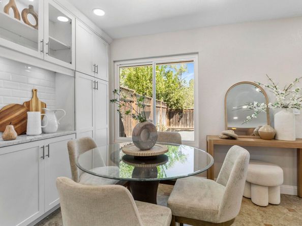 215 Mavis Dr, Pleasanton CA 94566