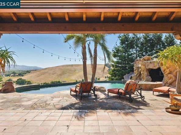 1615 Lawrence Rd, Danville CA 94506