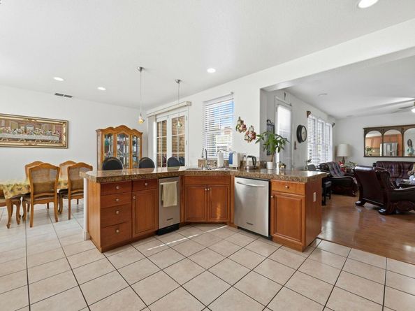 1136 Taraya Ter, Hercules CA 94547